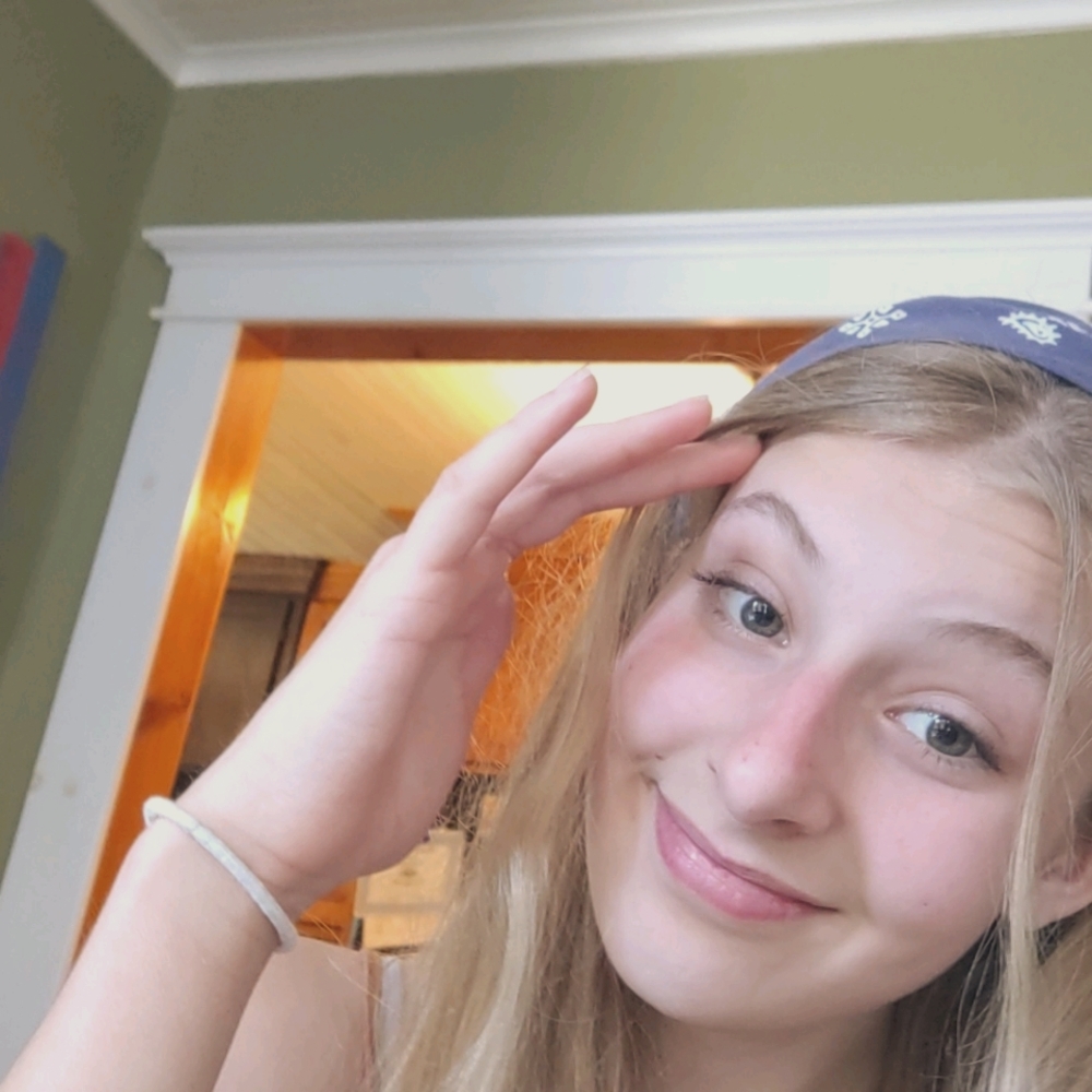 Meet your Posher, Alexis